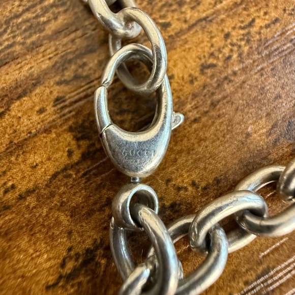 Gucci Silver Logo Charm Bracelet - Picture 5 of 6